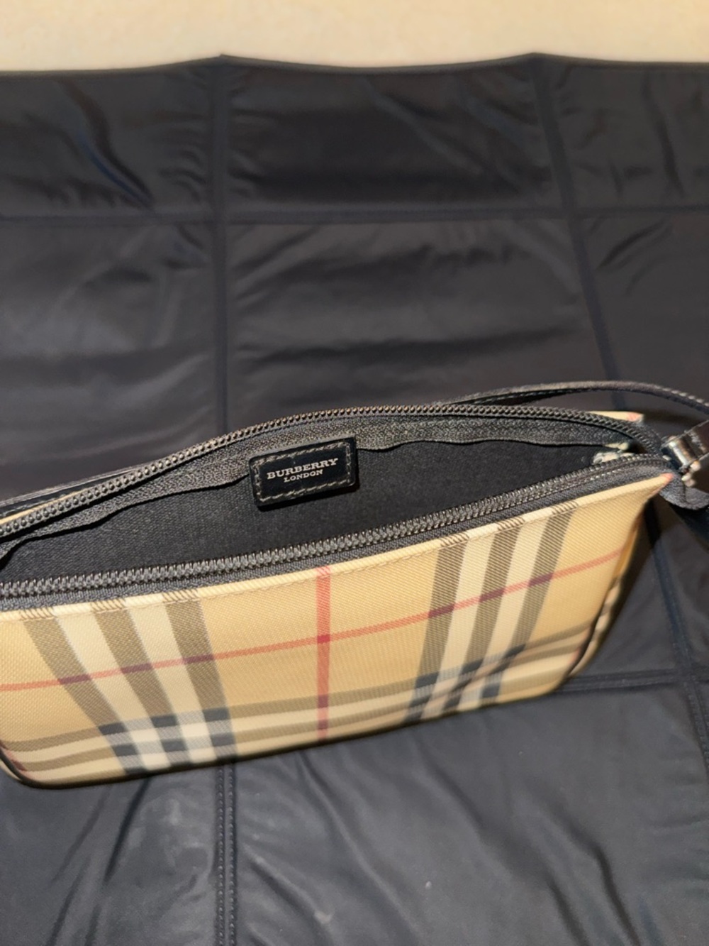 Burberry London mini Pochette - Picture 3 of 5